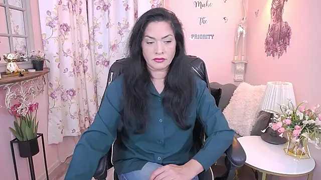 MyLovOne online show from December 4, 1:10 pm