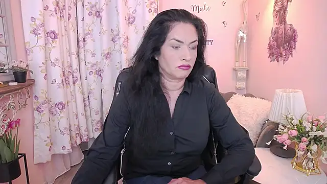 Snapshot of MyLovOne chatting on December 19, 12:40 pm MyLovOne online show from December 19, 12:40 pm