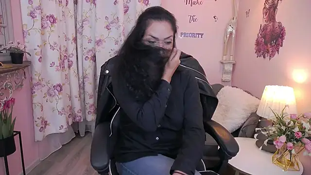 MyLovOne online show from October 31, 11:29 am