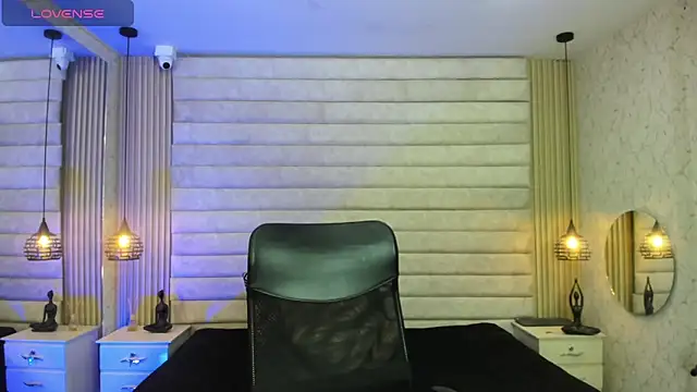 keytinthomson  online show from February 13, 7:36 pm