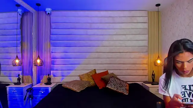 keytinthomson  online show from February 9, 7:12 pm