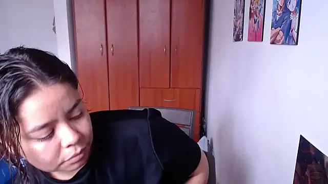 Snapshot of saenz_eymi chatting on November 6, 4:22 pm saenz eymi online show from November 6, 4:22 pm