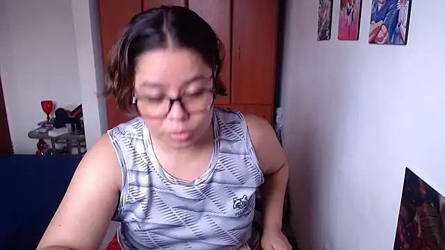 Snapshot of saenz_eymi chatting on November 9, 4:33 pm saenz eymi online show from November 9, 4:33 pm