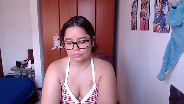 Snapshot of saenz_eymi chatting on December 15, 2:45 pm saenz eymi online show from December 15, 2:45 pm