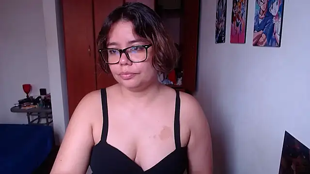 Snapshot of saenz_eymi chatting on November 24, 2:39 pm saenz eymi online show from November 24, 2:39 pm