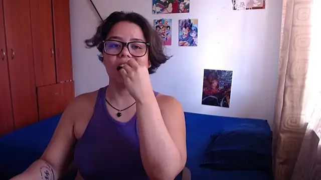 Snapshot of saenz_eymi chatting on October 6, 4:41 pm saenz eymi online show from October 6, 4:41 pm