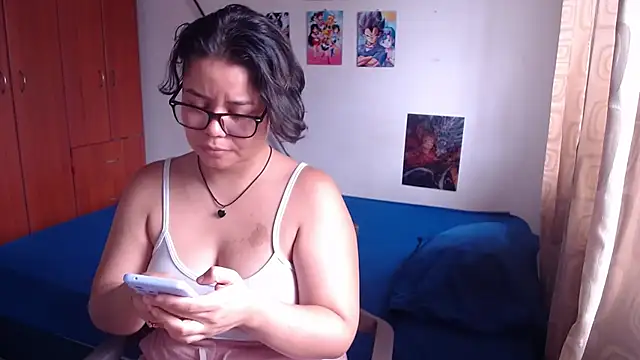 Snapshot of saenz_eymi chatting on October 7, 3:13 pm saenz eymi online show from October 7, 3:13 pm