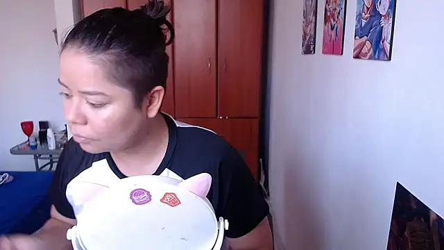 Snapshot of saenz_eymi chatting on October 25, 4:40 pm saenz eymi online show from October 25, 4:40 pm