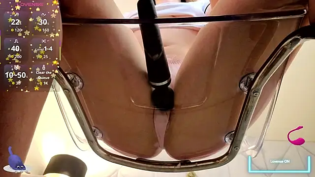 DiamondGoldie online show from October 17, 7:04 pm