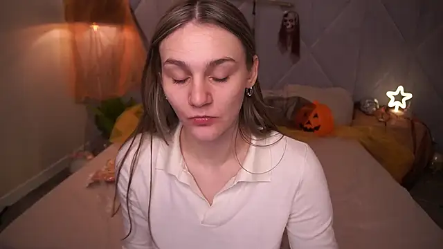 DiamondGoldie online show from November 1, 7:46 am