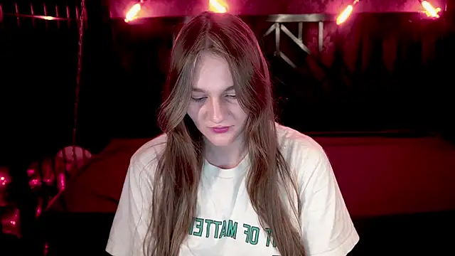 DiamondGoldie online show from March 21, 8:35 pm