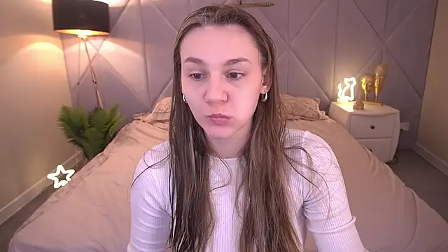 DiamondGoldie online show from November 19, 8:20 pm