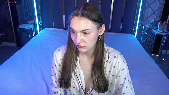 DiamondGoldie online show from November 26, 1:44 pm