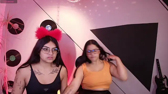 Lilith and Khloe online show from September 24, 11:28 am