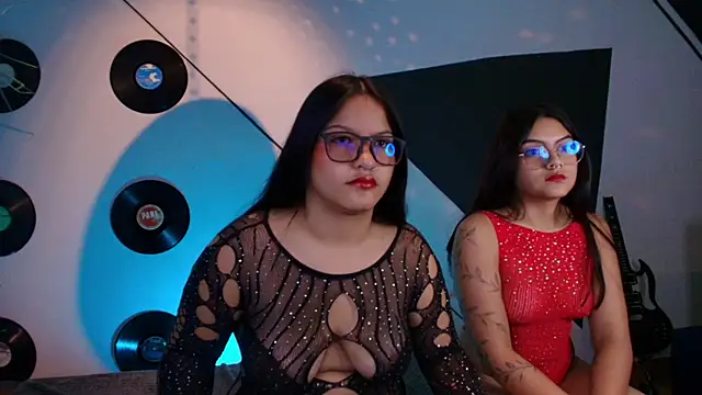 Lilith and Khloe online show from September 26, 11:28 am