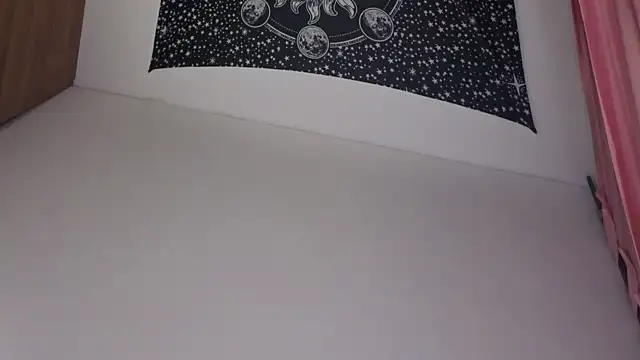 lilyx  online show from April 19, 4:57 am