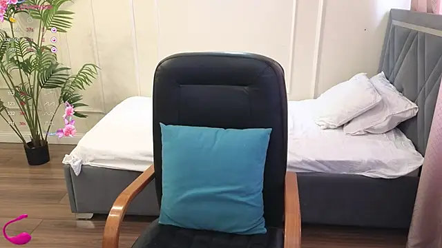 Kuro Ren online show from February 15, 5:08 am