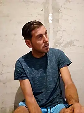 Alex-andru88 online show from October 28, 5:18 am