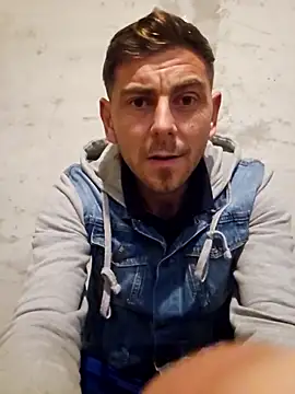 Alex-andru88 online show from November 5, 3:59 pm