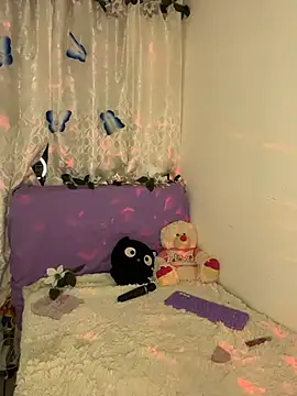 Snapshot of Linda_Bellucci chatting on February 8, 4:21 am Linda Bellucci online show from February 8, 4:21 am