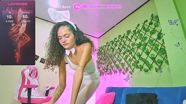 Karen Ariass online show from October 31, 1:52 pm