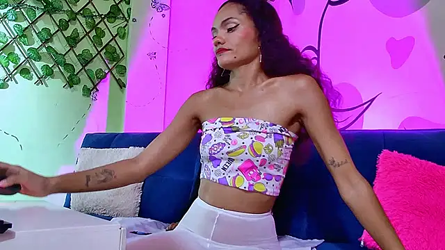 Snapshot of Karen_Ariass chatting on June 26, 2:28 am Karen Ariass online show from June 26, 2:28 am