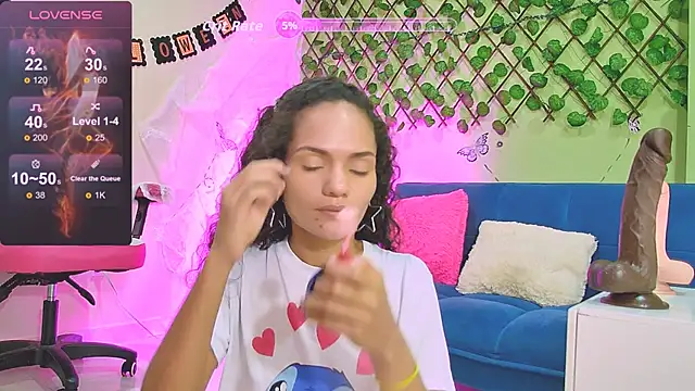 Karen Ariass online show from October 22, 1:54 pm