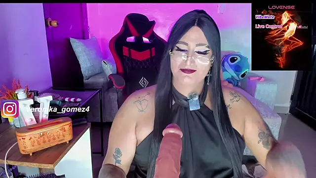 Sweetveronik 44 online show from June 27, 6:08 am