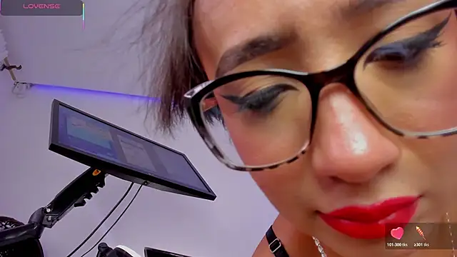 Snapshot of eva_rain_ chatting on February 26, 8:09 pm eva rain online show from February 26, 8:09 pm