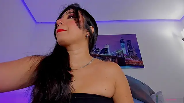 eva rain  online show from October 31, 10:05 pm