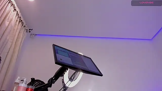 Snapshot of eva_rain_ chatting on December 22, 1:55 pm eva rain online show from December 22, 1:55 pm