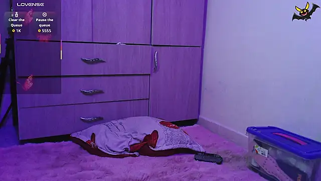 vainilla doll online show from April 11, 1:35 am