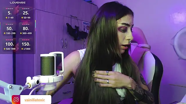 vainilla doll online show from December 2, 11:28 pm