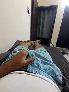 Yourslovingdick online show from January 13, 10:35 pm