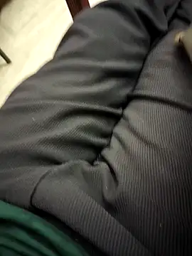 Yourslovingdick online show from September 18, 10:13 pm