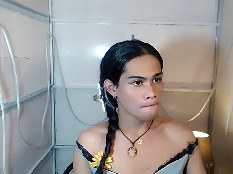 bellalot online show from February 22, 2:30 pm