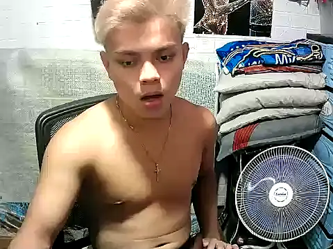 Pinoy slutcummer69 online show from June 3, 8:15 am