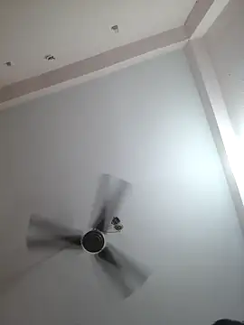 Snapshot of 00USER chatting on October 29, 1:54 pm 00USER online show from October 29, 1:54 pm