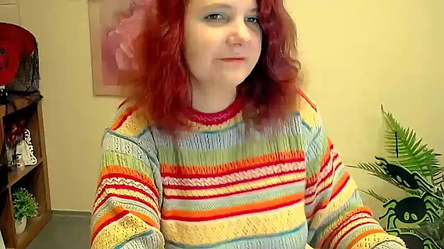 Snapshot of TwoBigSuns chatting on October 20, 6:37 am TwoBigSuns online show from October 20, 6:37 am