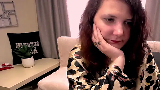 TwoBigSuns online show from May 12, 7:38 am