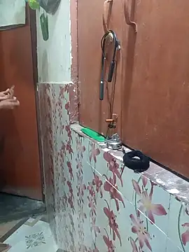 Snapshot of Meenaksi-singh chatting on September 14, 7:47 pm Meenaksi-singh online show from September 14, 7:47 pm