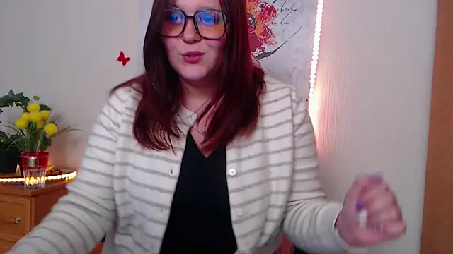 Alisawoods  online show from May 31, 12:33 pm