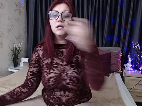 Alisawoods  online show from November 5, 6:44 pm