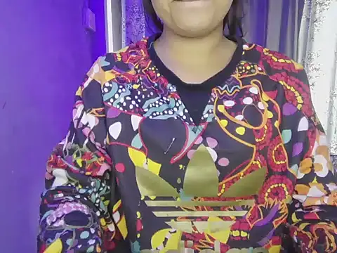 Snapshot of Naina_007 chatting on November 17, 9:13 am Naina 007 online show from November 17, 9:13 am