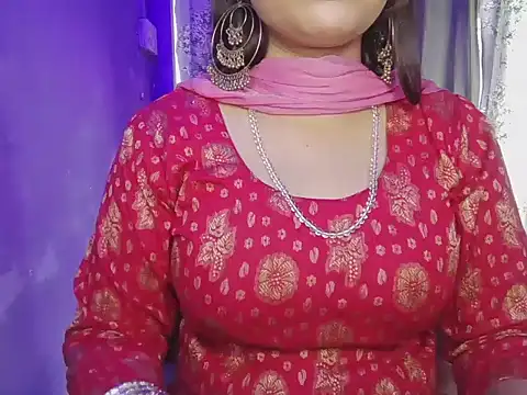 Snapshot of Naina_007 chatting on October 10, 6:47 am Naina 007 online show from October 10, 6:47 am