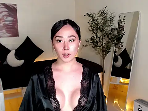 Snapshot of Ms_yhanna chatting on May 5, 11:52 pm Ms yhanna online show from May 5, 11:52 pm