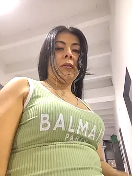 Snapshot of Aniajoness_ chatting on November 16, 2:49 am Aniajoness online show from November 16, 2:49 am