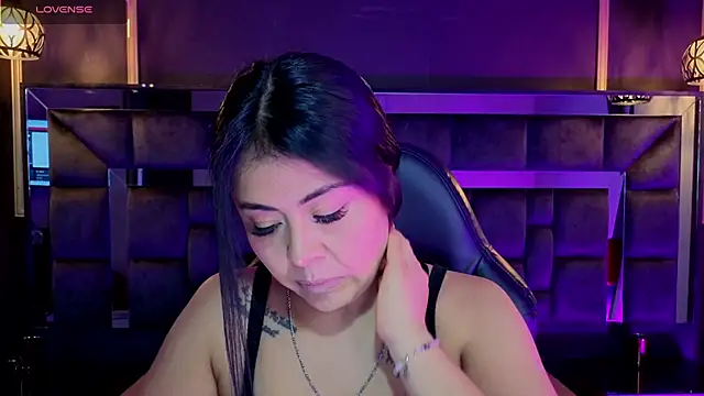 Snapshot of Aniajoness_ chatting on November 15, 4:05 am Aniajoness online show from November 15, 4:05 am