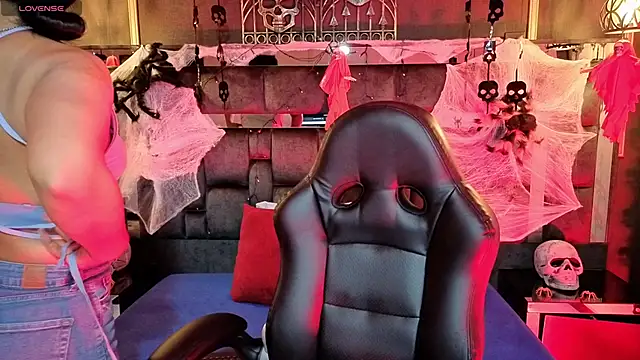 Snapshot of Aniajoness_ chatting on October 24, 2:43 am Aniajoness online show from October 24, 2:43 am