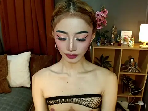 sweetcumcara online show from April 24, 12:12 am